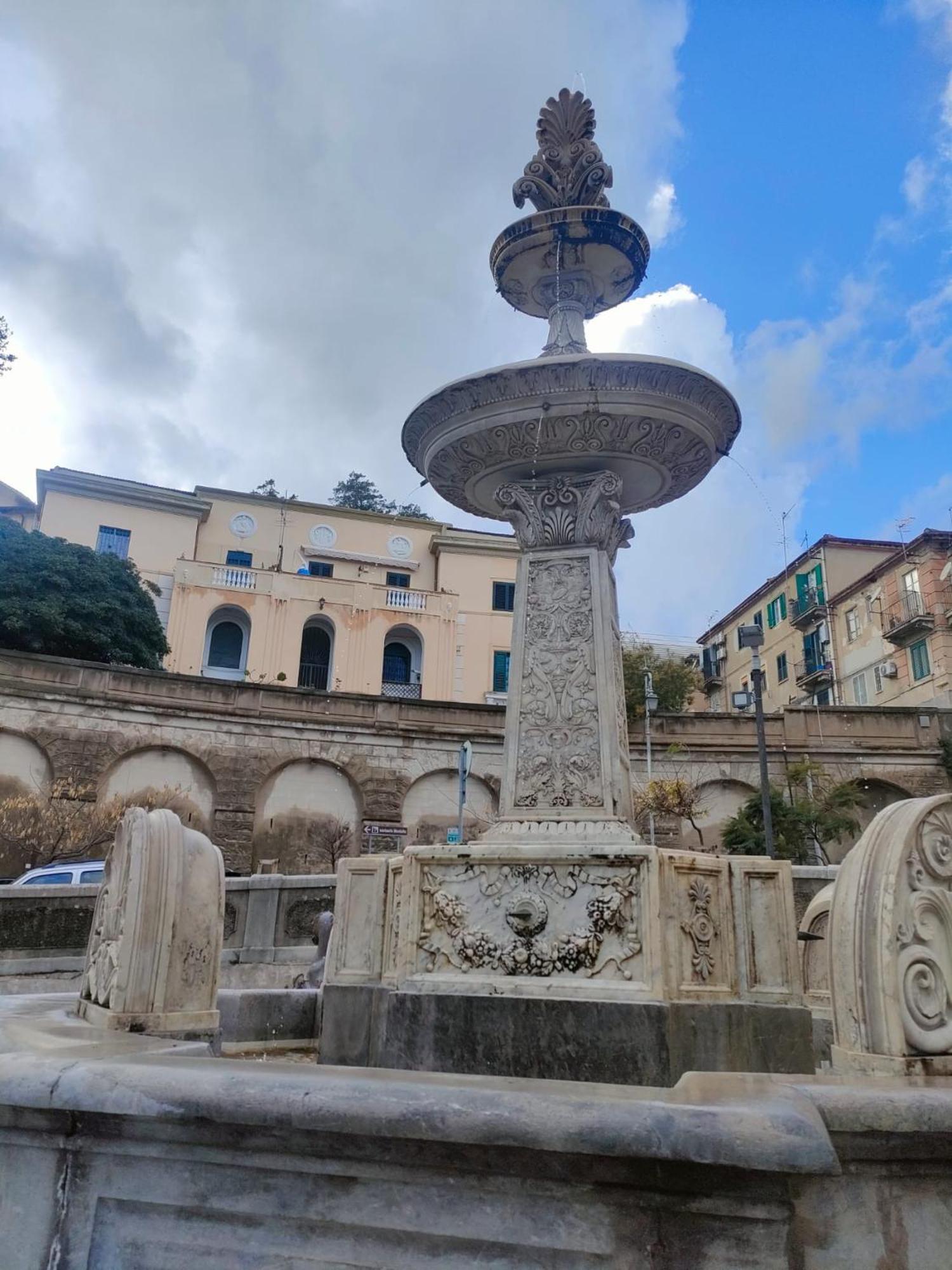 Fontana Falconieri Boutique Hotel Messina Luaran gambar